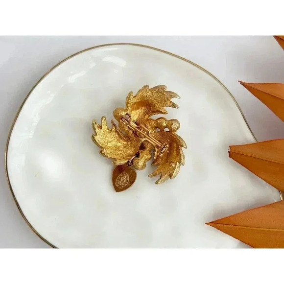 Vintage Gold Tone Leaf & Faux Pearl Pinwheel Brooch - Picture 5 of 8